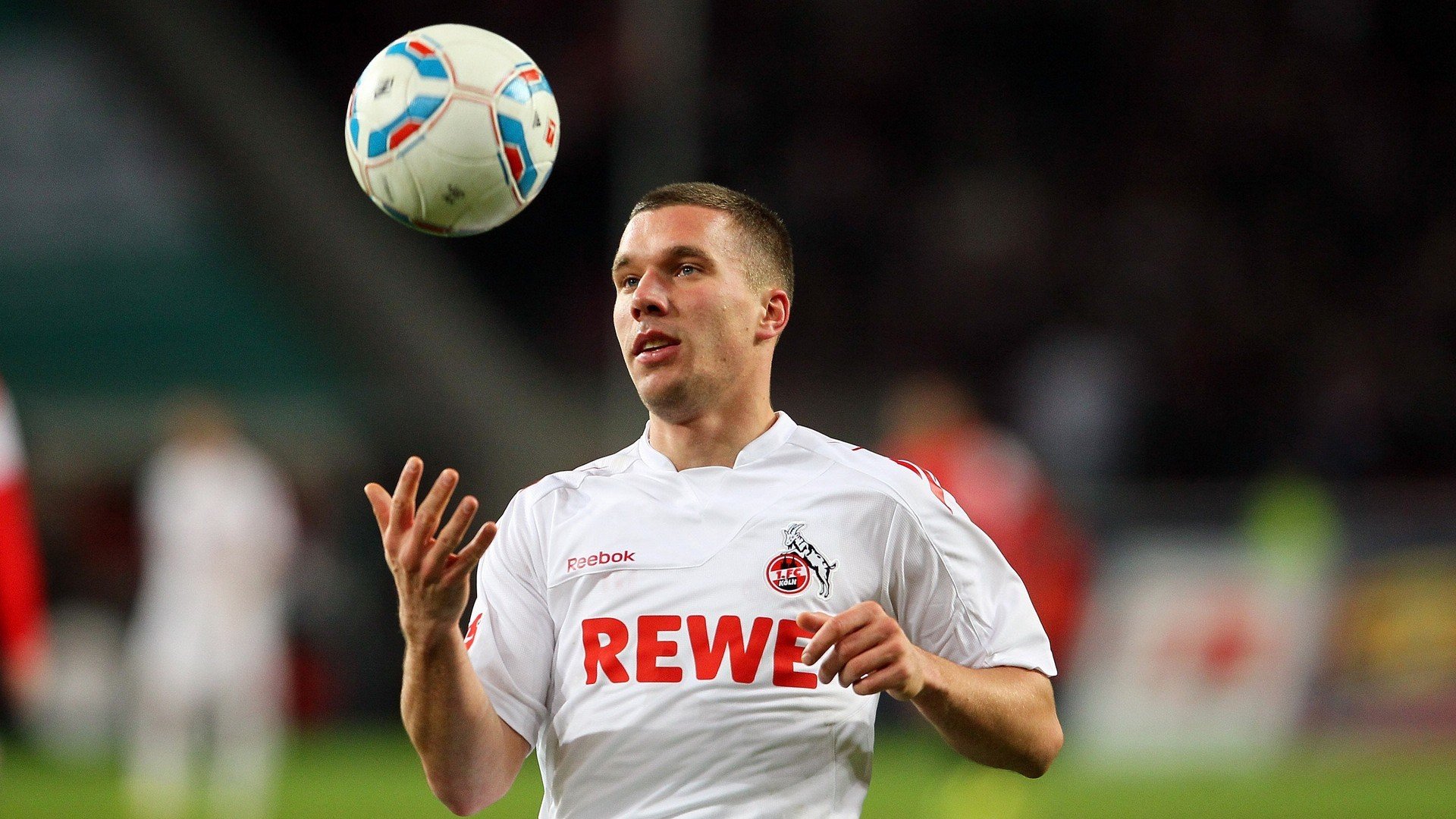 世界杯后:本届赛事裁判组整体评分优于上届 年轻化策略初见成效